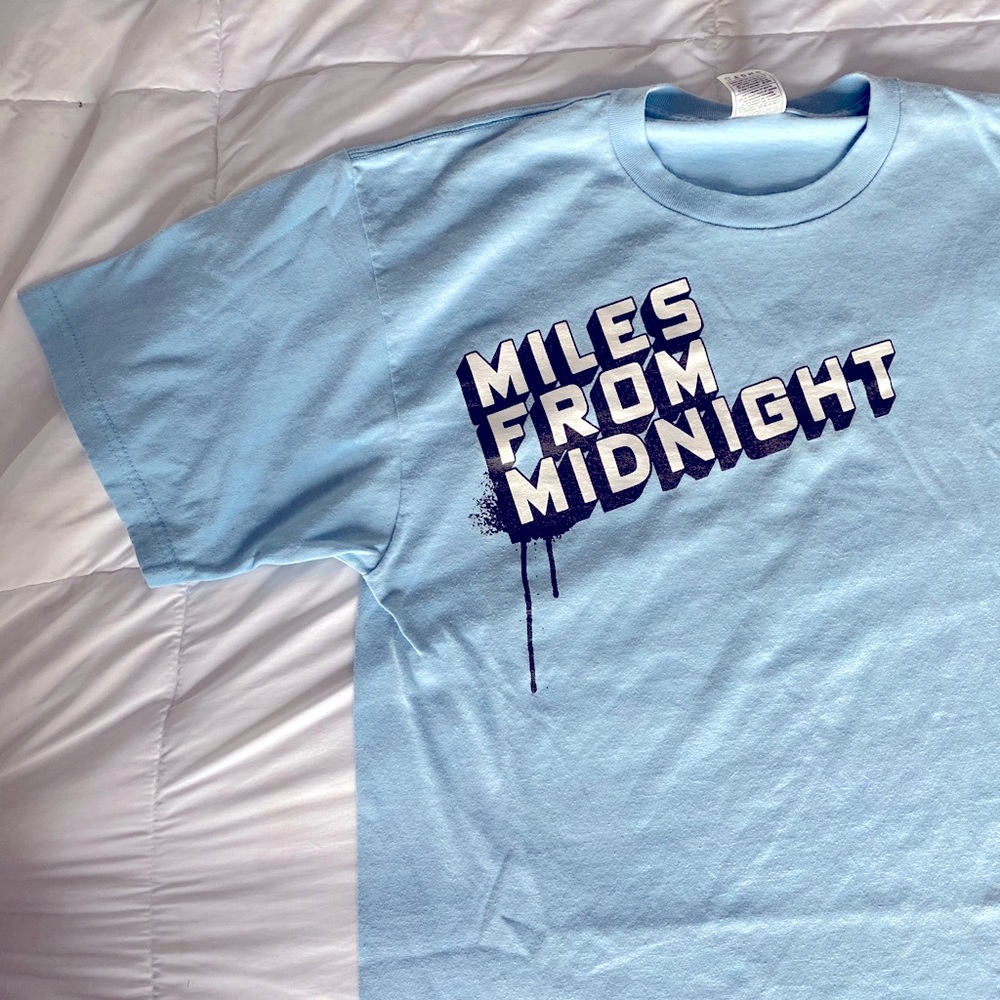 Vintage “Miles From Midnight” Concert Tee Unisex L